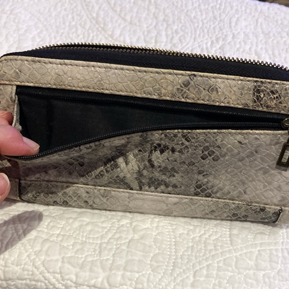 2 for $20 - GUESS Snake Print Wallet - Grey - Picture 3 of 7